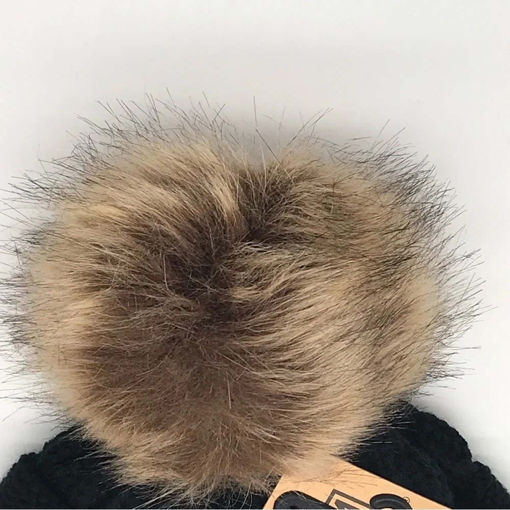 Mirmaru Knit Hat Faux Fur PomPom NWT  Black & Brown PomPom - Picture 2 of 10